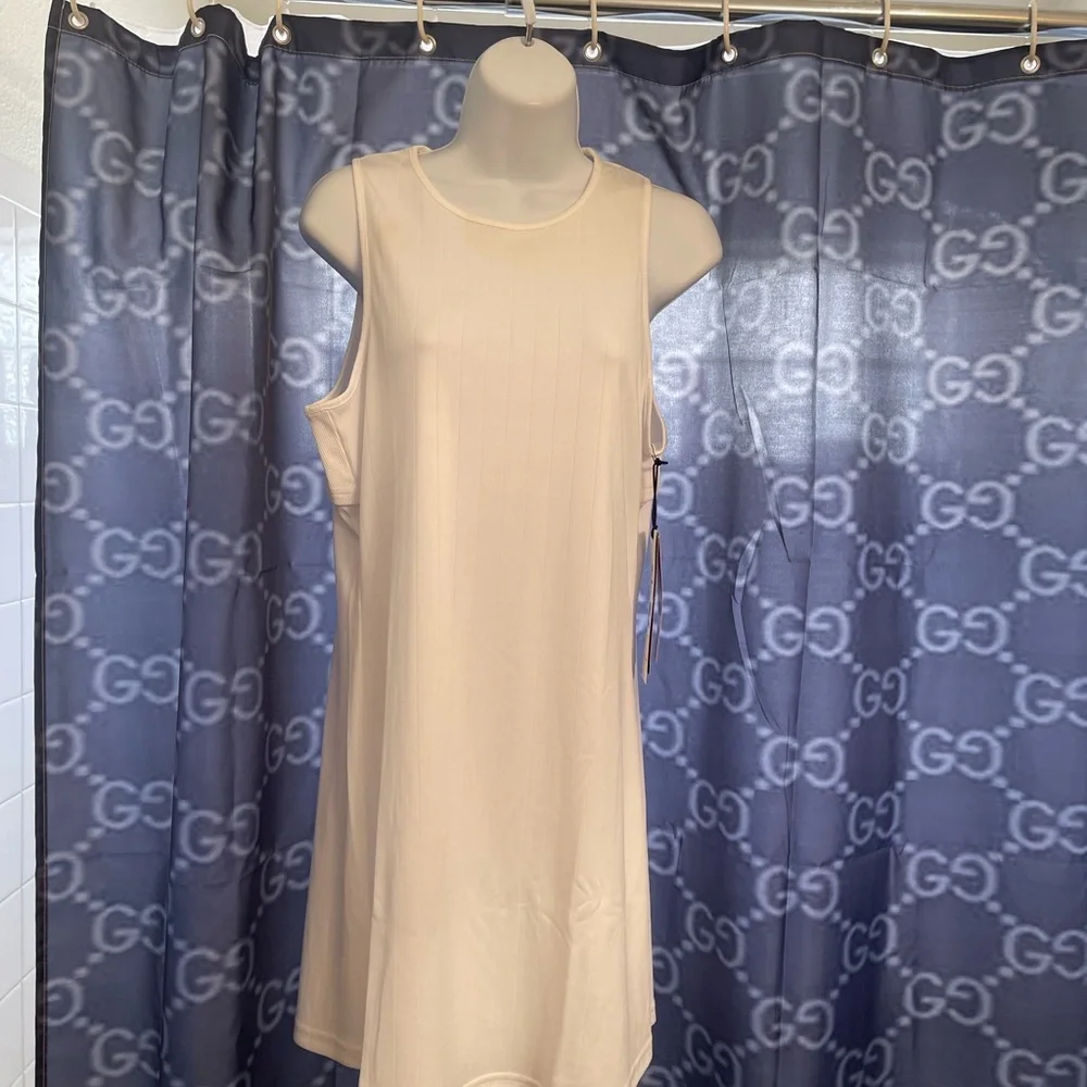 Pickleball white athleasure dress XL nwt women’s 2 pickle ball paddle and balls - Picture 1 of 5